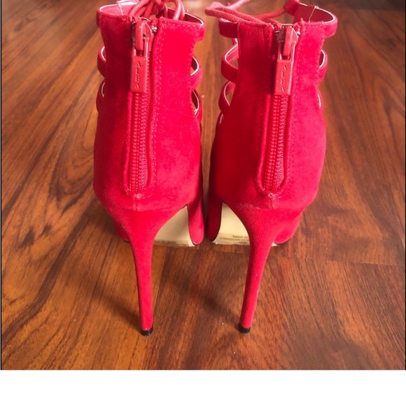Alba Red Heels - Picture 5 of 7